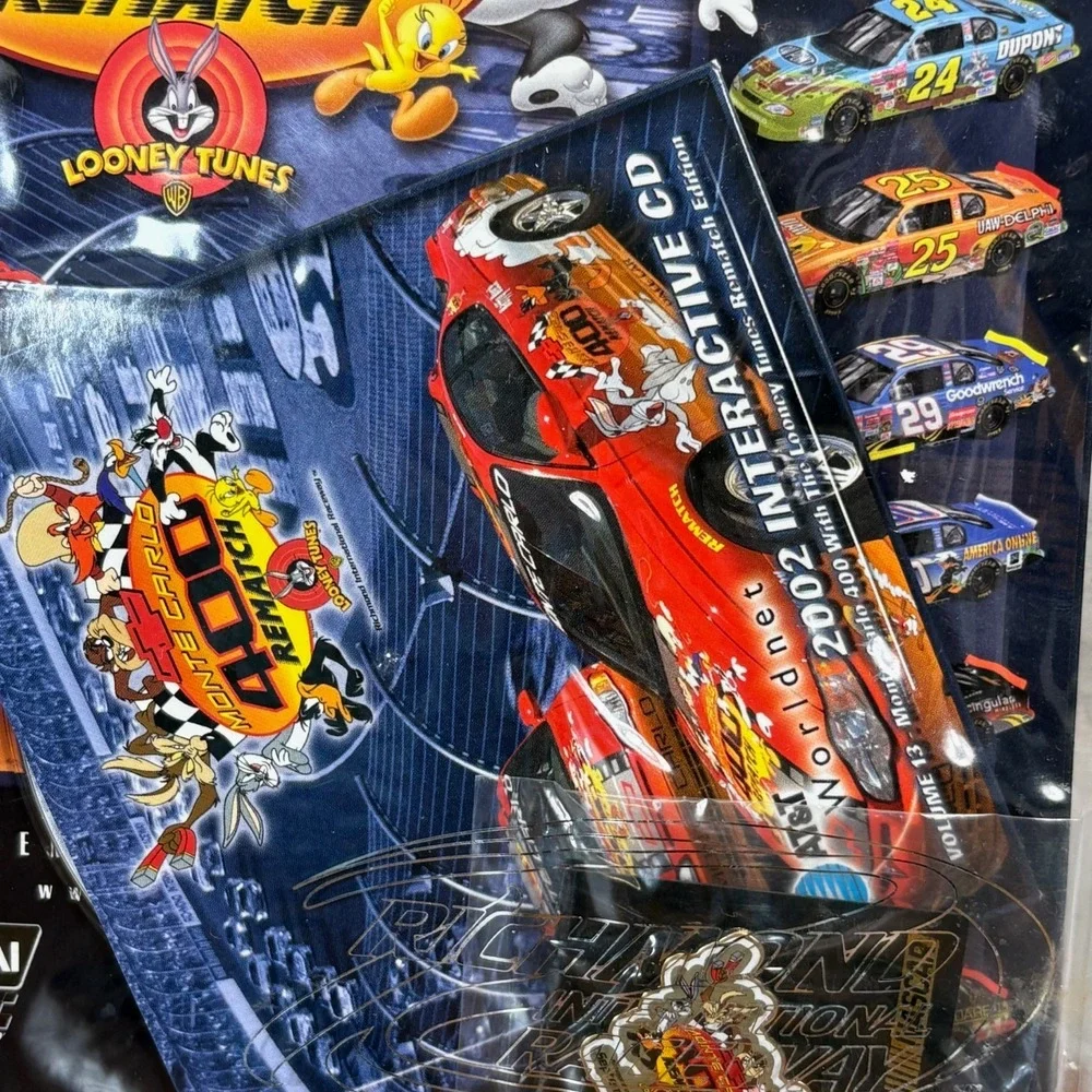Looney Tunes NASCAR Monte‎ Carlo 400 2002 Program CD and Collectors Pin NEW